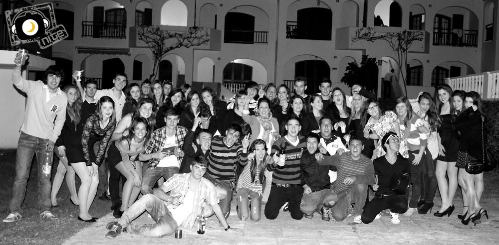 Fotografía de grupo del archivo de Menorca Nite con su antiguo logotipo, publicada el 9 de abril de 2012